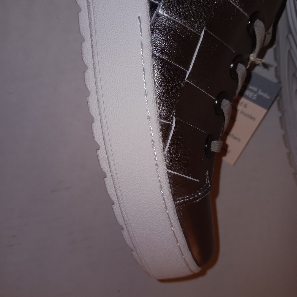 Jambu Shiny Silver Lace-Up Leather Sneakers Sz 8M NWOT - Picture 9 of 10